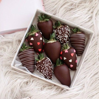 Strawberries in chocolate